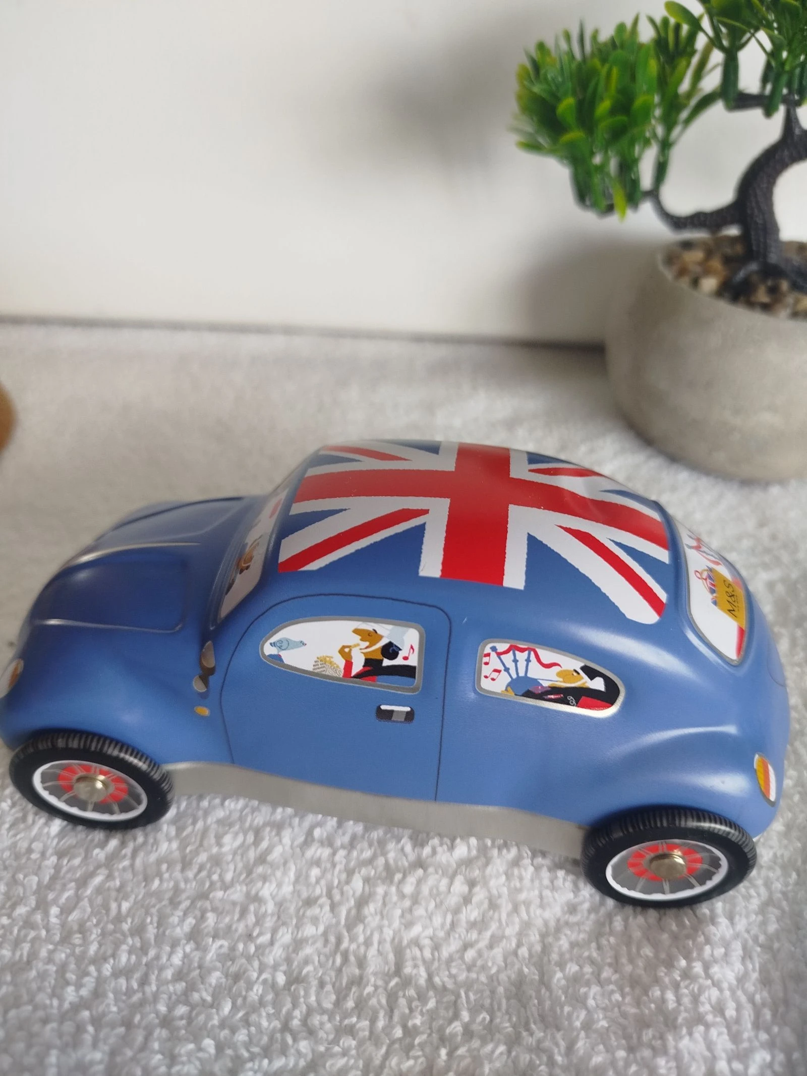 Caja metálica Volkswagen Reino Unido – photo 6
